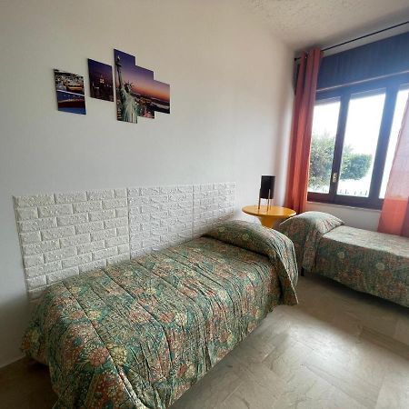 La Finestra Sul Mare B&B Кротоне Экстерьер фото