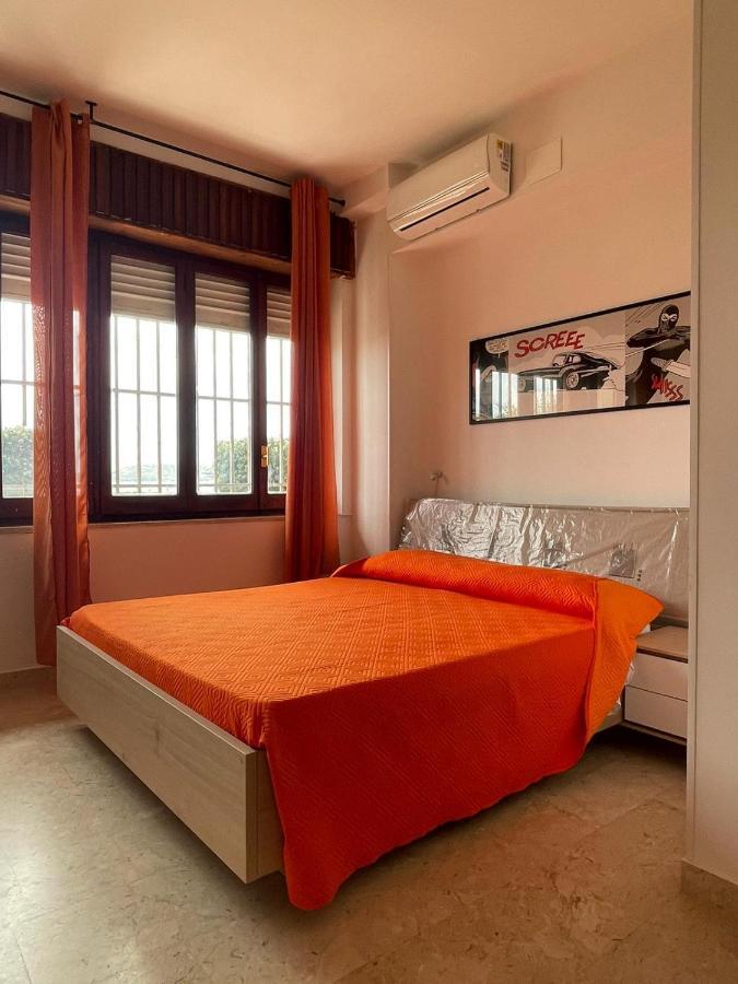 La Finestra Sul Mare B&B Кротоне Экстерьер фото
