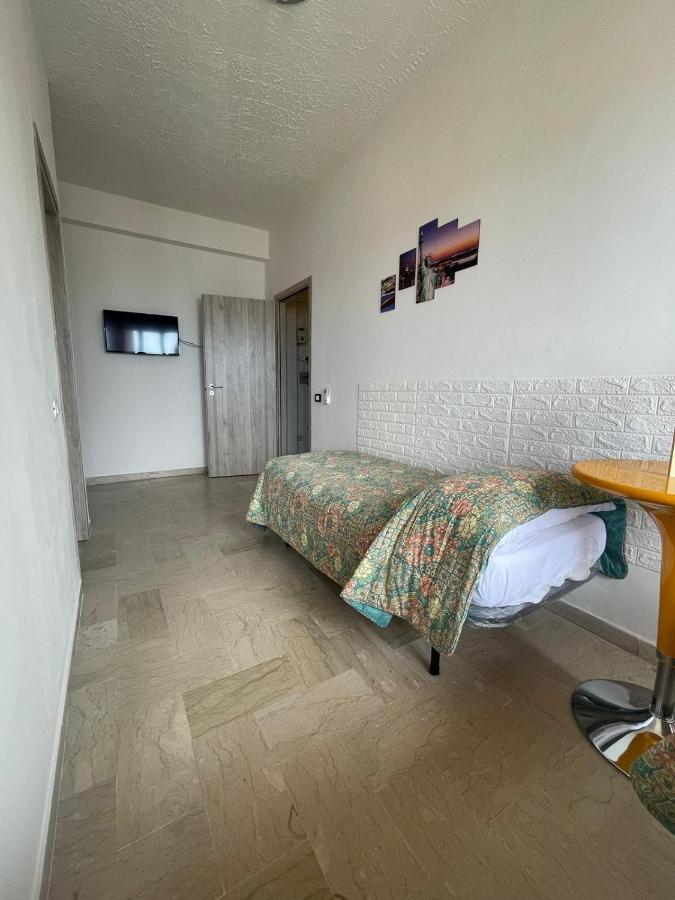 La Finestra Sul Mare B&B Кротоне Экстерьер фото