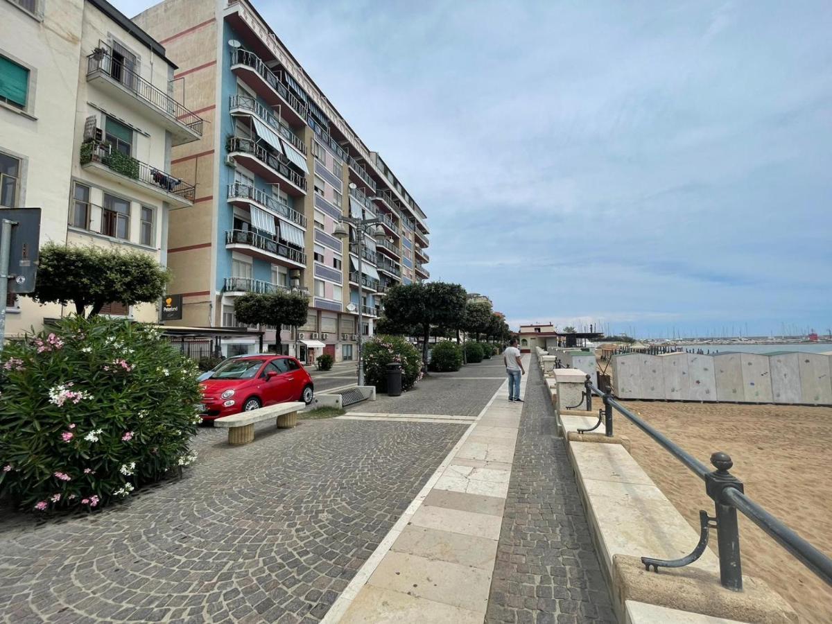 La Finestra Sul Mare B&B Кротоне Экстерьер фото